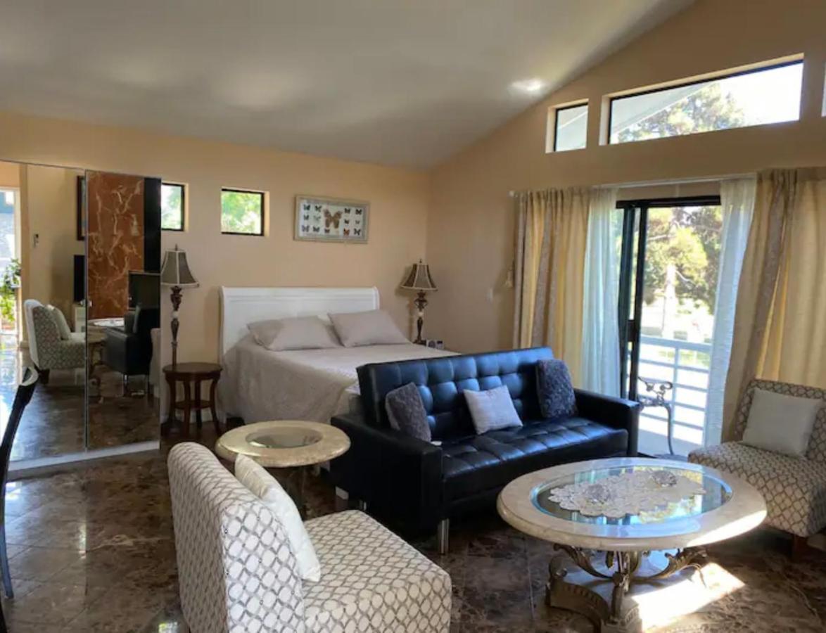 Large Luxury Studio With View In Santa Monica Buitenkant foto